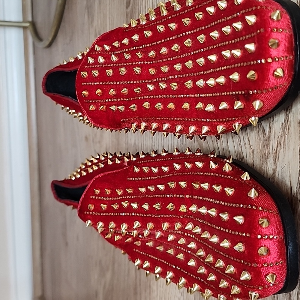 After Midnight Mens Harvie AM Exclusive Smoker Red Velvet Gold Spike Studs Shoes - Picture 3 of 11